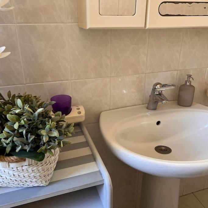 Casa Viola Di Maria Gabriella, San Vito A 25 Minuti Da Costa Rey E Villasimius Bagian luar foto